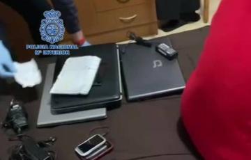 El detenido es un hombre de 54 años que almacenaba fotografías y vídeos de contenido pedólifo