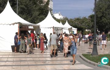 Todo el Paseo de Canalejas se ha llenado de Carpas con juegos y talleres para los más pequeños