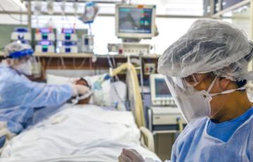 Un total de 21 personas siguen ingresadas en los centros gaditanos por COVID 