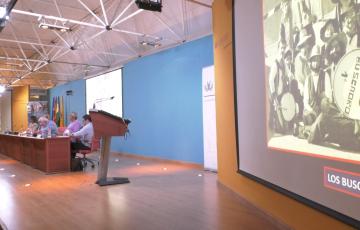 Mesa de ponencias del Congreso Internacional del Carnaval 