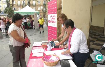 Las distintas asociaciones colocaron mesas informativas en distintos puntos de la ciudad