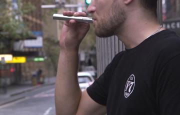 Los neumólogos alertan sobre la toxicidad de los vapeadores y exigen su regulación