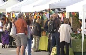 El Ecomercado cumple cuatro años con los productores locales.