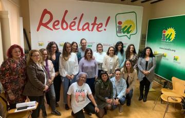 Mujeres integrantes de IU