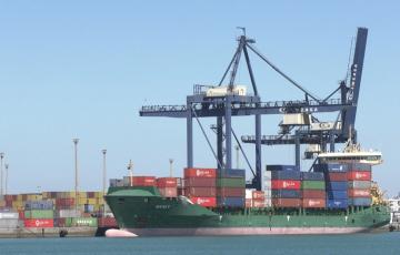 El tráfico de contenedores sigue al alza en el puerto de Cádiz 