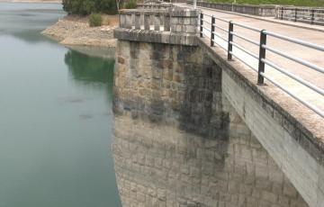 El agua embalsada sigue bajando en los pantanos de la provincia.