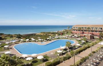 Vista del hotel confortel Calas Conil, en Conil, Cádiz