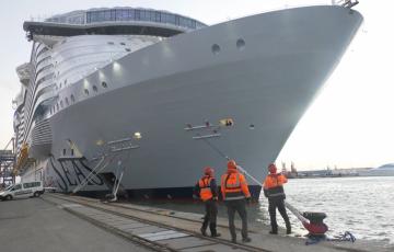 La primera conexión OPS se instalará en el muelle Alfonso XIII del puerto de Cádiz 