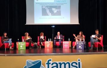 La concejala de Asuntos Sociales, Helena Fernández, ha intervenido en una mesa redonda del Seminario #TúTambién