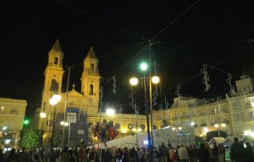El alumbrado navideño se enciende este lunes 