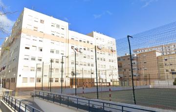 El PSOE municipal pide mejoras en las viviendas públicas de la plaza Cantes de Cádiz.La plaza Cantes de Cádiz