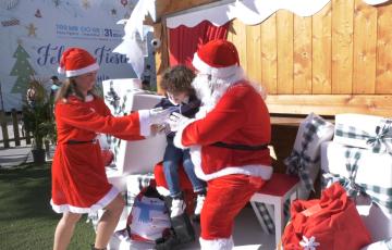 Papa Noel pasa por Cádiz para recoger los deseos de las niñas y los niños gaditanos.