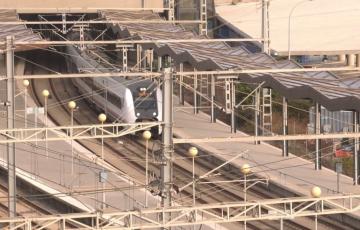 Renfe puede llegar a sancionar a los usuarios que usen irregularmente los abonos gratuitos.