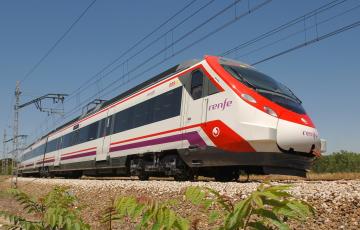 Renfe emite cerca de 295.000 abonos gratuitos para Cercanías y Media Distancia en Andalucía.