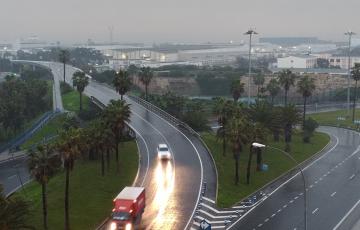 La primera tormenta del año hace temblar Cádiz.