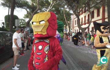 Imagen de la Cabalgata del Humor en Cádiz