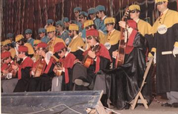 Su coro Los Martínez, sigue compitiendo en el Concurso de 2023 por obtener un primer premio