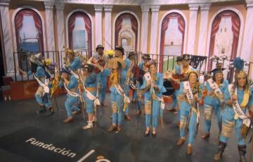 La chirigota del Cascana sale a escena.