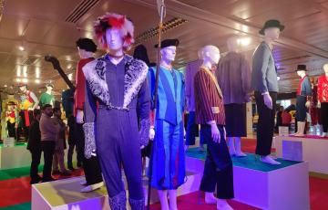 El centro comercial cumple varias décadas dedicando una muestra a la fiesta