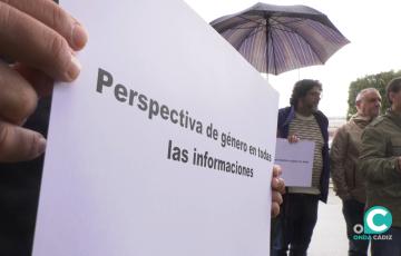 La concentración ha tenido lugar este martes en la glorieta del Candado de la capital