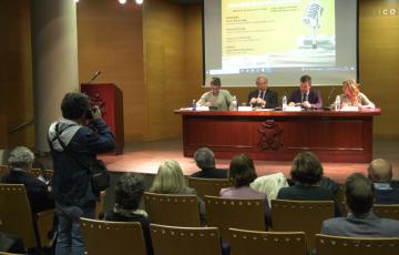 El Colegio de Médicos organiza la mesa redonda "Comunicación, Salud y Lenguaje"