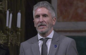 Grande-Marlaska valora adecuada la contratación de migrantes para la hostelería en situación regular 