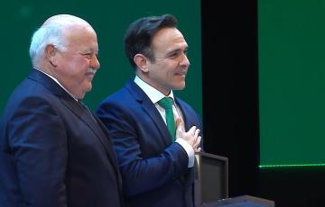 Julio Pardo recibe el reconocimiento de Andalucía a título póstumo.