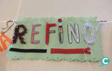 Las familias han elaborado los palabras con diferentes materiales. 