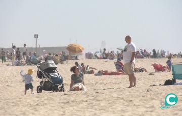 Imagen de la Playa de Cortadura este domingo 