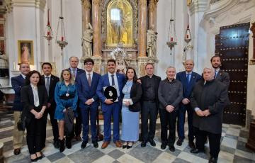 Foto de familia del pregón de Juventud Cofrade de Álvaro Lande. 