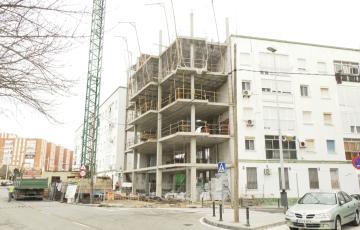 Edificio en obras de calle Setenil de las Bodegas