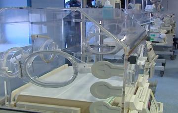 Cuna en la unidad de pediatría del Puerta del Mar 