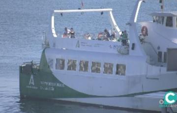 Imagen del catamarán Bahía de Cádiz