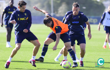 Imagen de una de las últimas sesiones desarrolladas en la Ciudad Deportiva Bahía de Cádiz (Foto: Cádiz CF)