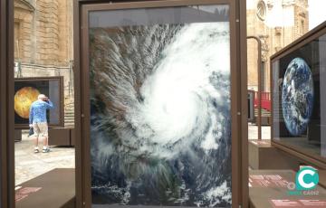 Uno de los paneles de la exposición 'Otros mundos' 