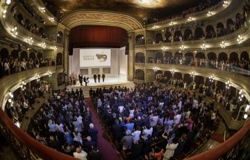 El Gran Teatro Falla, lleno en la ceremonia de los Max 