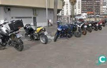 Motos