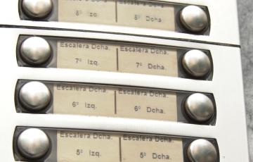 Portero automático de un bloque de pisos 