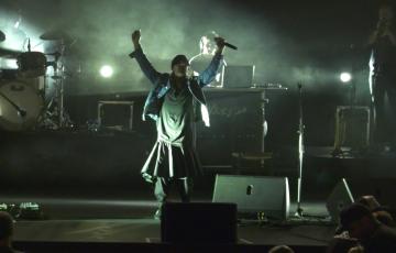 El Falla se entrega a Miguel Campello.