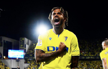 Bongonda fue determinante en la victoria de su equipo