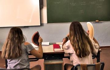 La concejala de Enseñanza pide que la Consejería asuma sus competencias en materia de Educación
