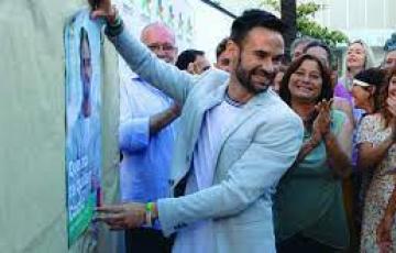El candidato de Adelante Izquierda Gaditana, David de la Cruz, en un acto de arranque de la campaña electoral