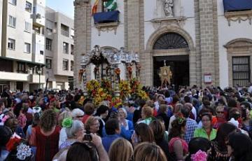 La hermandad de Cádiz antes de emprender su salida hacia la Aldea.