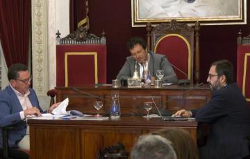 Aprobado el acuerdo regulador que mejora las condiciones de los funcionarios municipales 