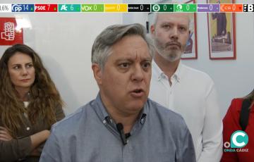 Óscar Torres en la sede local del PSOE.