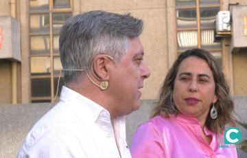 Óscar Torres en la plaza Carlos Díaz en el inicio de campaña.