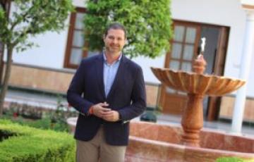 El candidato ha anunciado la construcción de viviendas en suelo administrativo si gana las elecciones