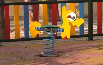 Juegos en un parque infantil