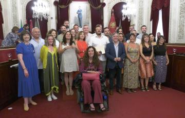 Foto de familia de la corporación municipal 