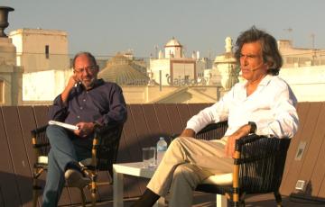 Arcadi Espadas presenta en Cajasol la biografía de su juventud y la democracia.